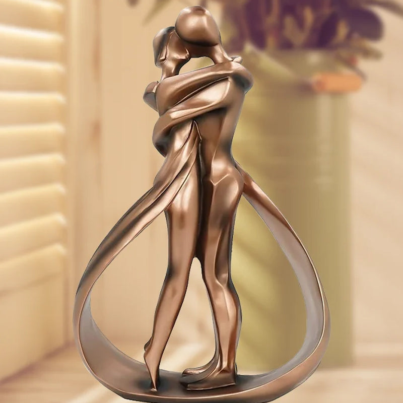 Romantic Lovers Embrace Statue