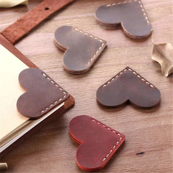 📖Vintage Leather Heart Bookmark Page Corner