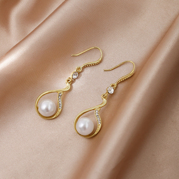 Pendant Pearl Earrings